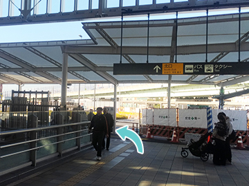 北口を出て地下道連絡口への行き方